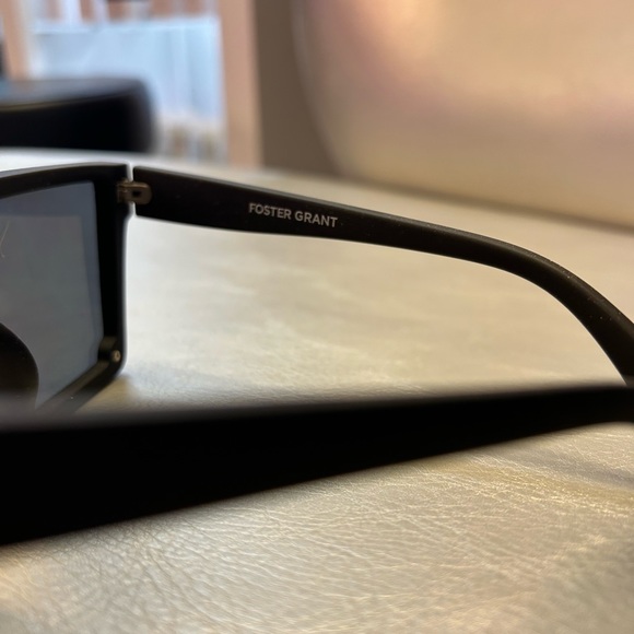 Sunglasses NWOT - Picture 2 of 2